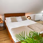 Vrij Villa *